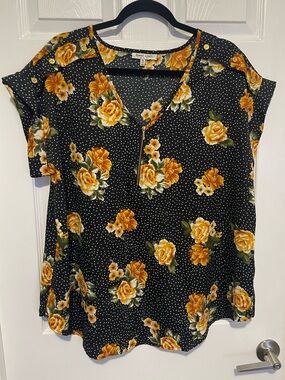 🌟5/$15🌟 Speed Limit Black and Yellow Floral Zip-Neck Blouse
